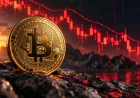 Bitcoin впав нижче $84 000, а ліквідації довгих позицій сягнули $280 млн